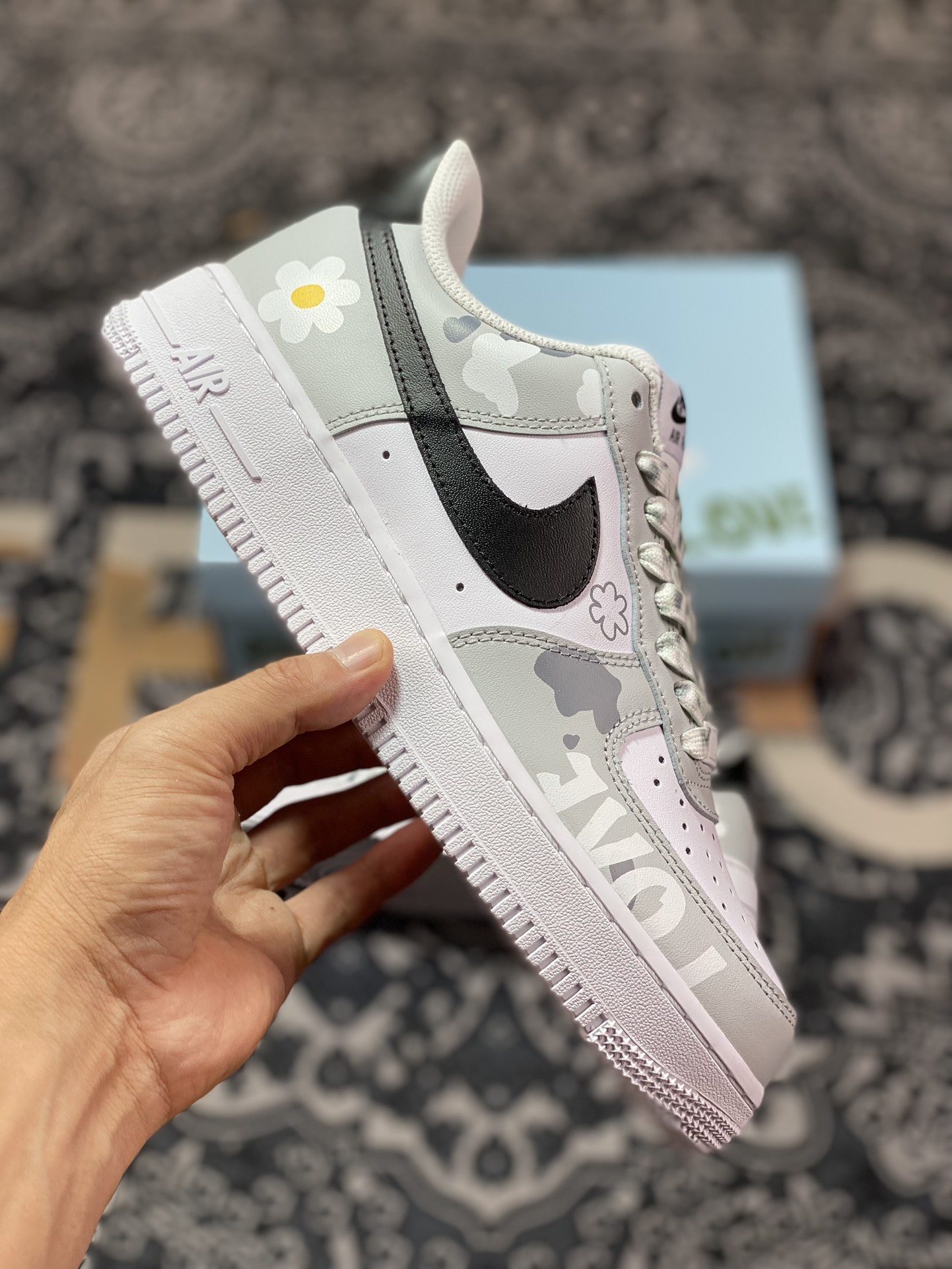 Air Force 1 '07 Low Grey and White Floral CW2288-665