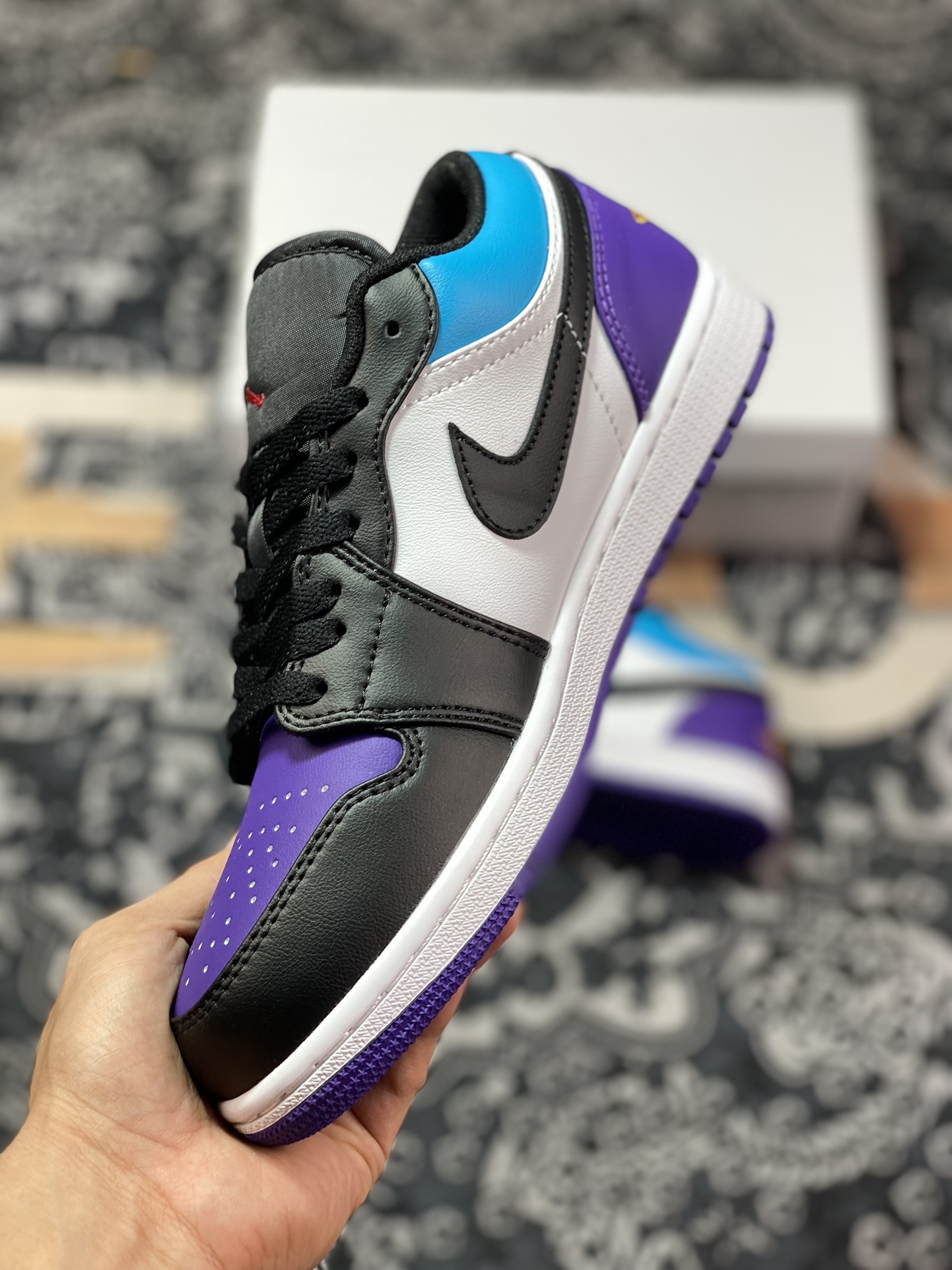 Air Jordan 1 Low White Black Purple 553558-154