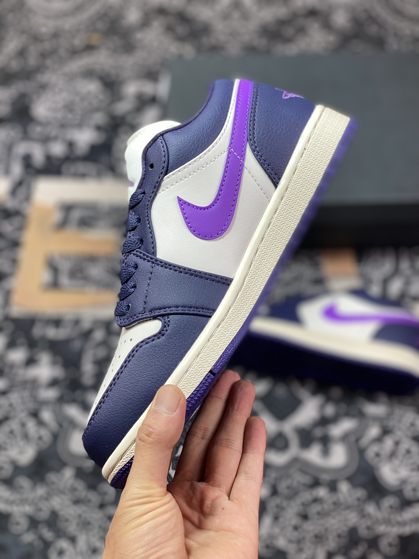 Air Jordan 1 Low White Purple DC0775-501