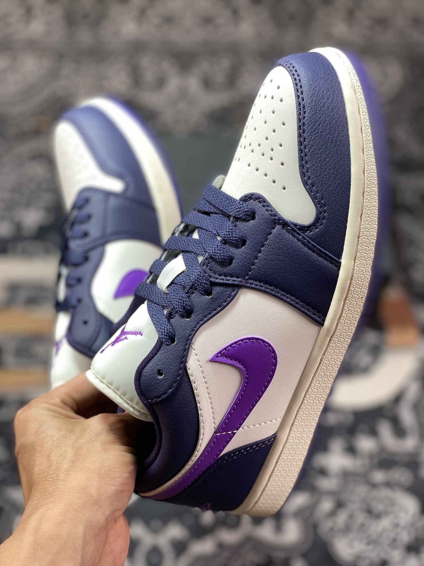 Air Jordan 1 Low White Purple DC0775-501