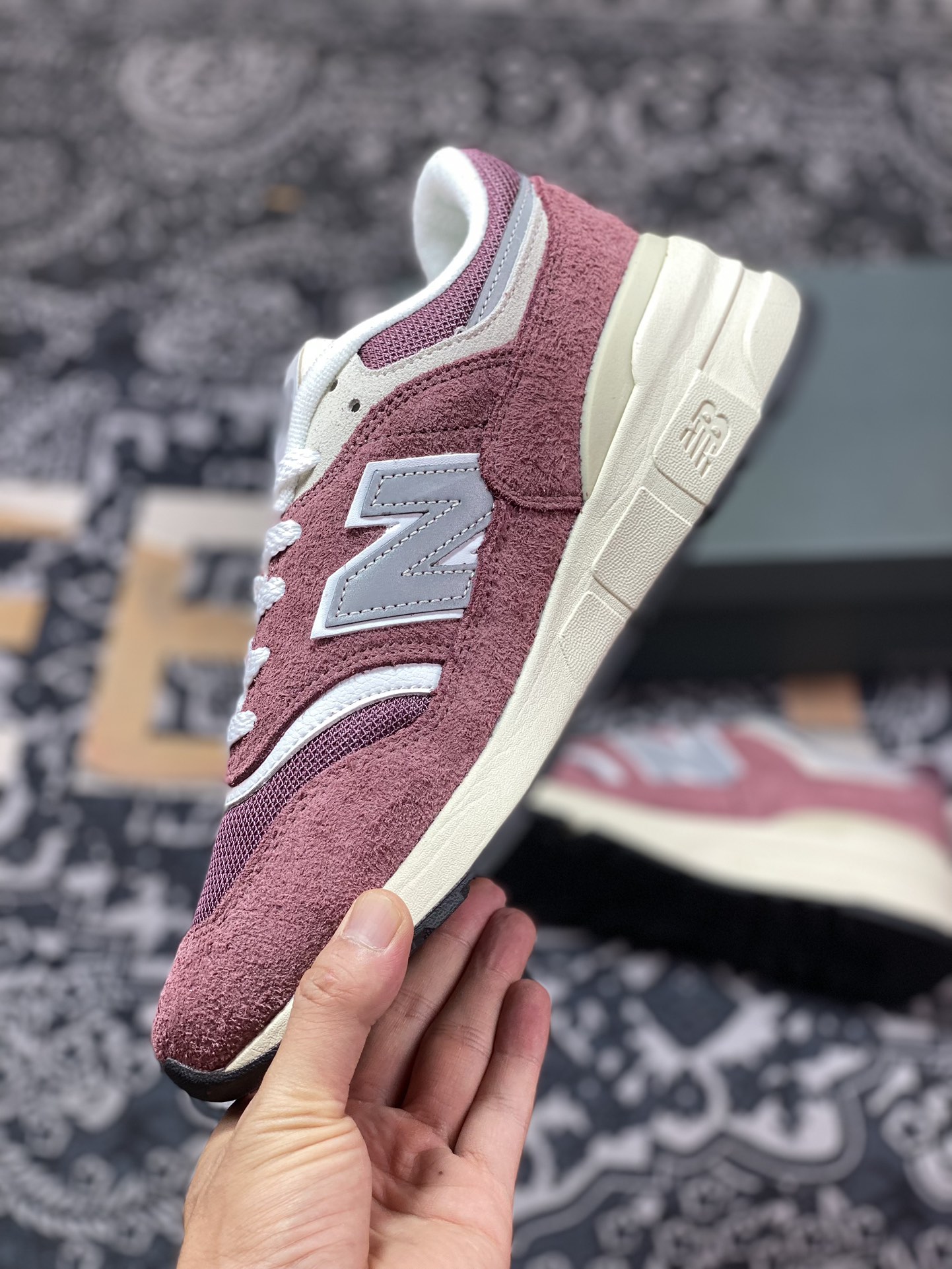 New Balance 997R ”Wine Red” improved series low-top classic retro thick-soled casual sports jogging shoes ”Wine Red Beige” U997RCC