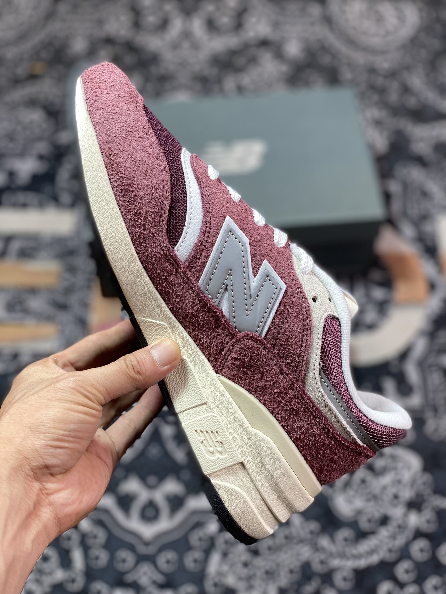 New Balance 997R ”Wine Red” improved series low-top classic retro thick-soled casual sports jogging shoes ”Wine Red Beige” U997RCC