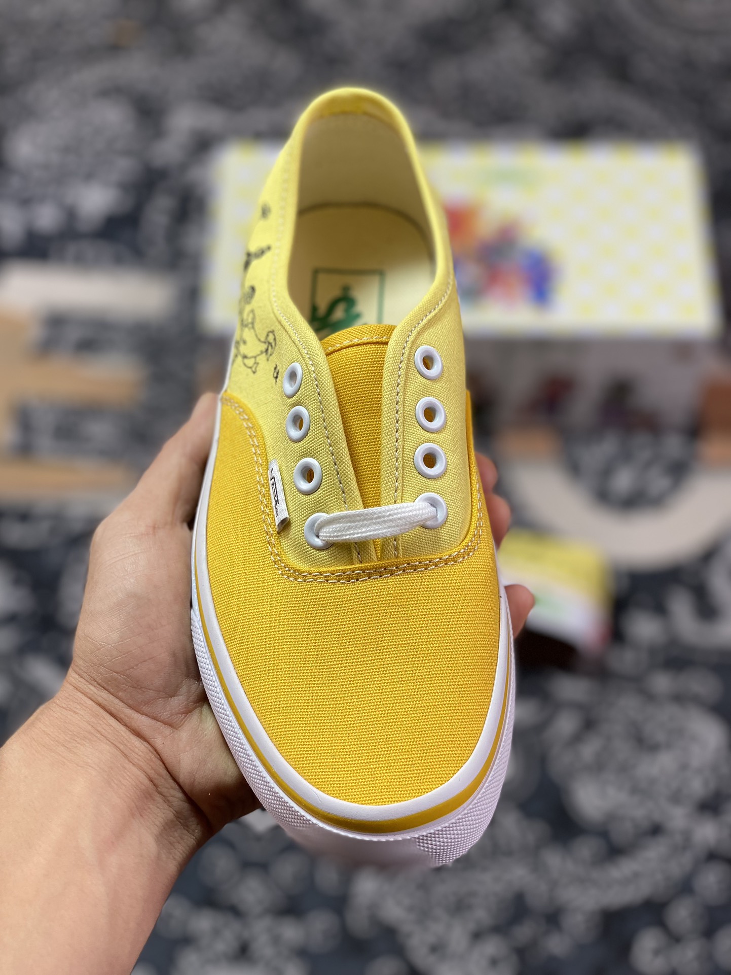 Vans Authentic x Sesame Street Comic Graffiti VN0009PVYLW