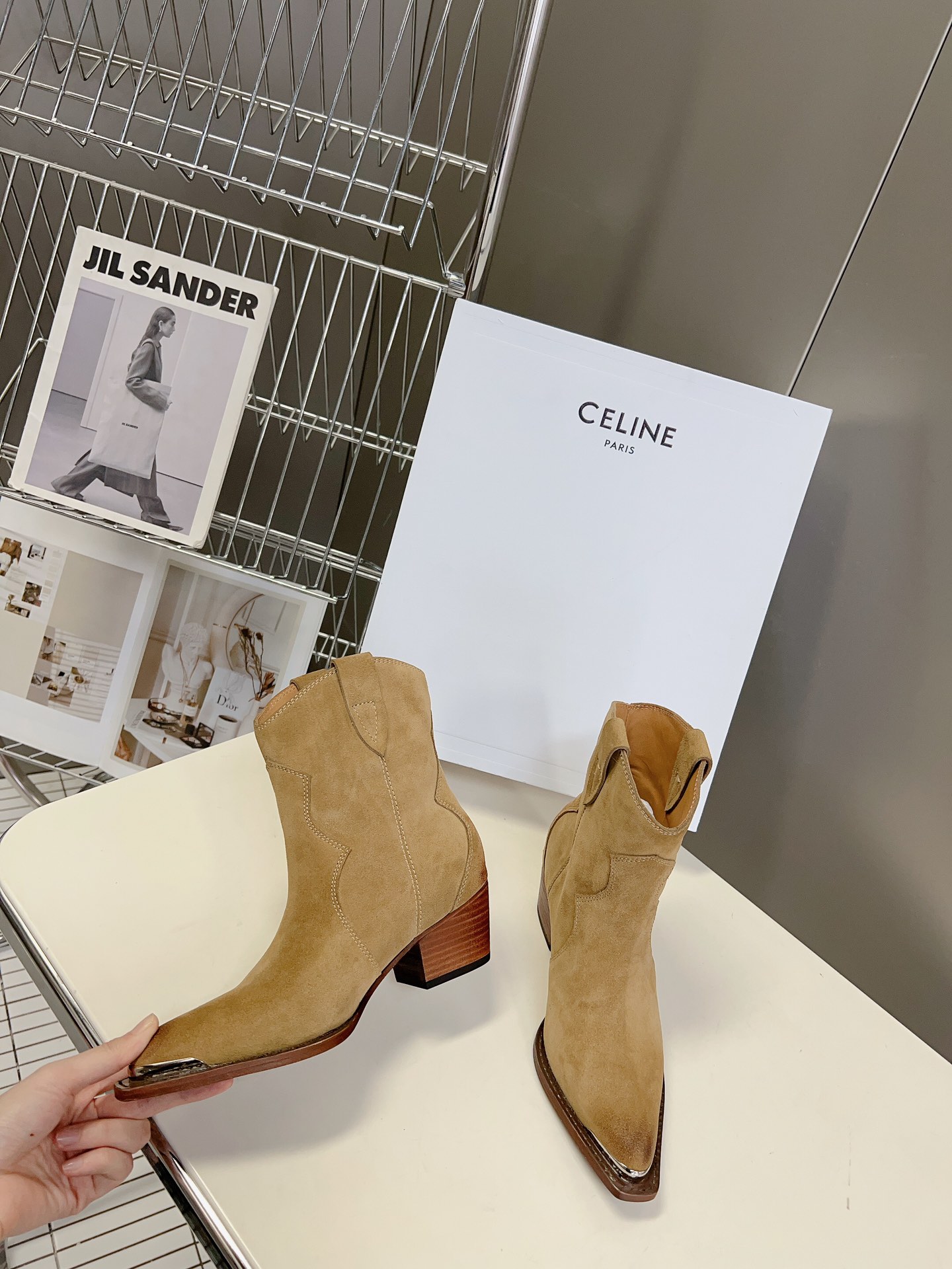 CELINE专柜最新时装靴走秀款时尚