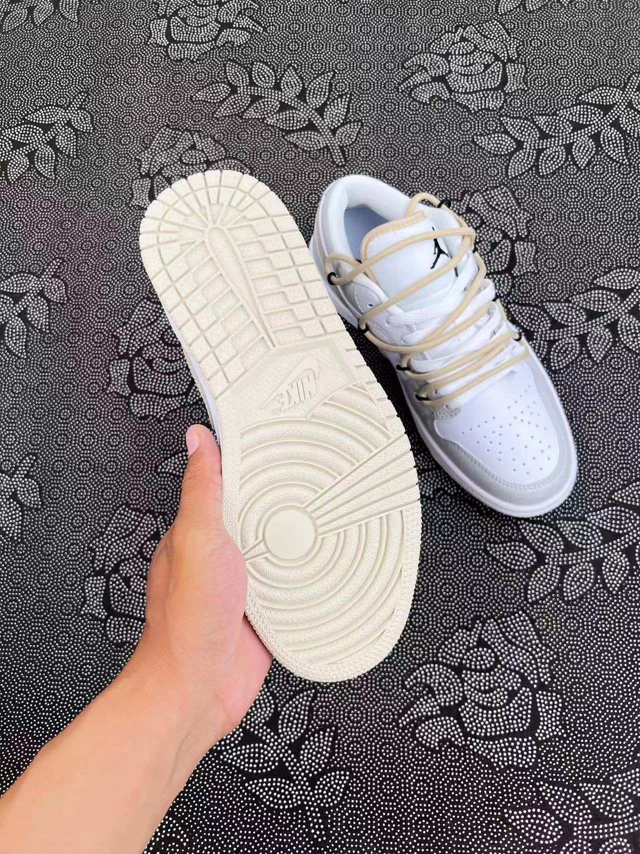 ? 正品定制 Aj1 Low 鳄鱼皮卡其灰?