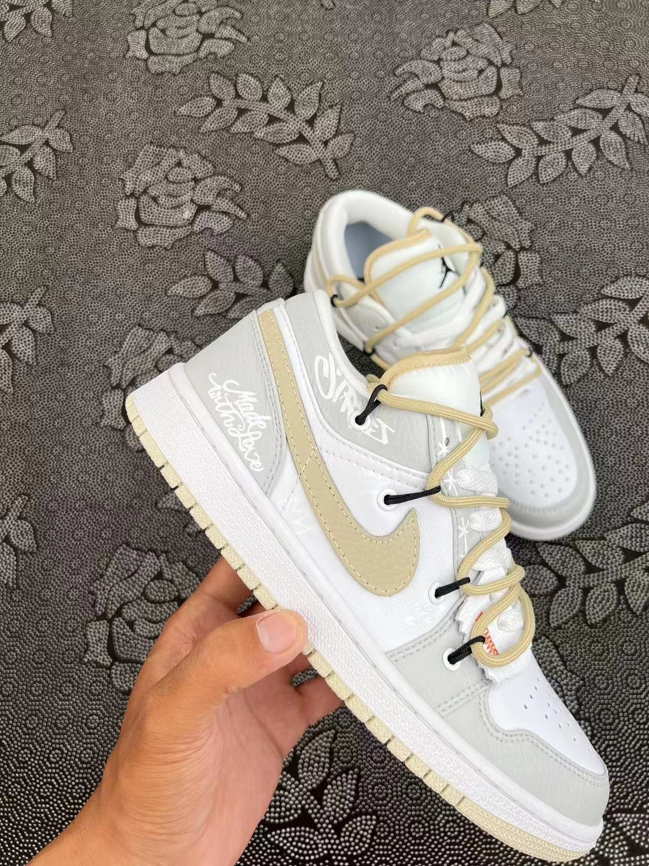 ? 正品定制 Aj1 Low 鳄鱼皮卡其灰?