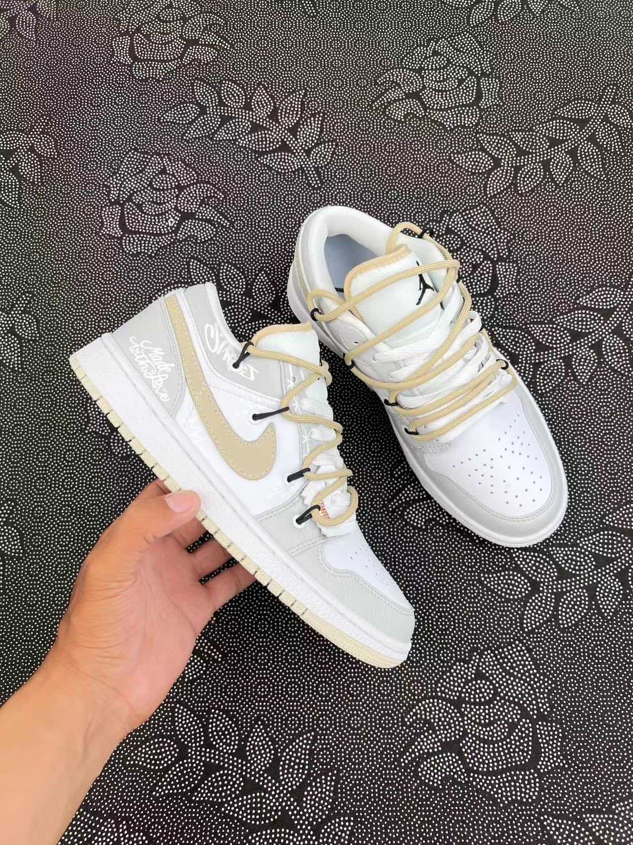 ? 正品定制 Aj1 Low 鳄鱼皮卡其灰?