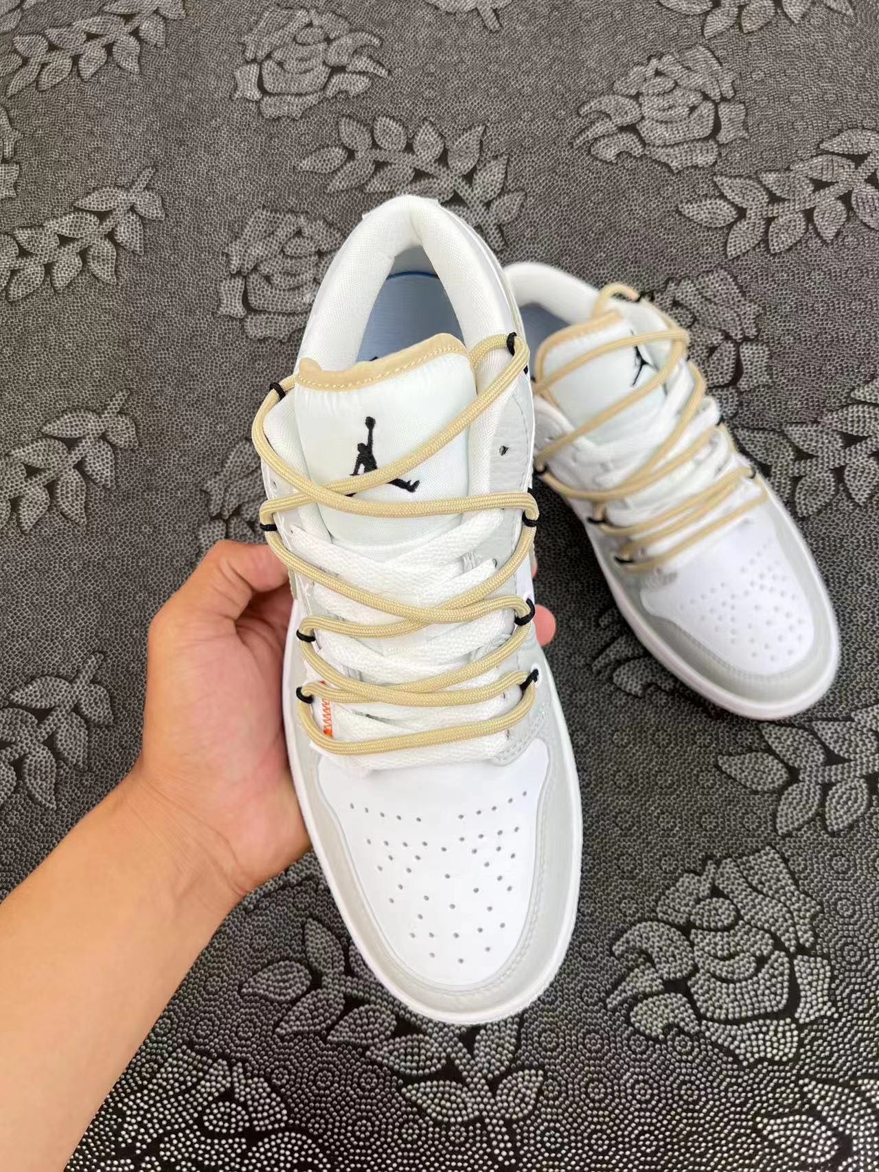 ? 正品定制 Aj1 Low 鳄鱼皮卡其灰?