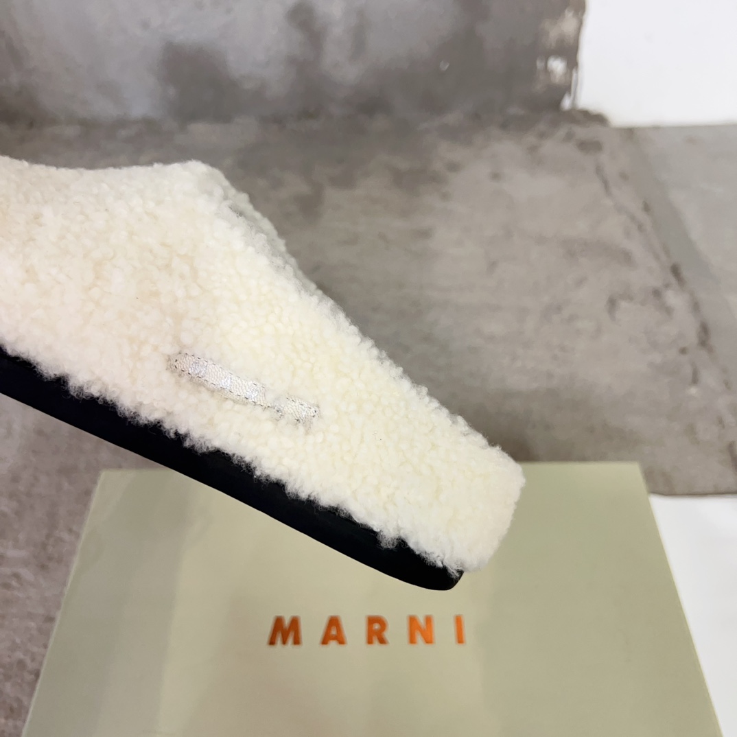 玛尼新款毛毛鞋Marni是来自意大利