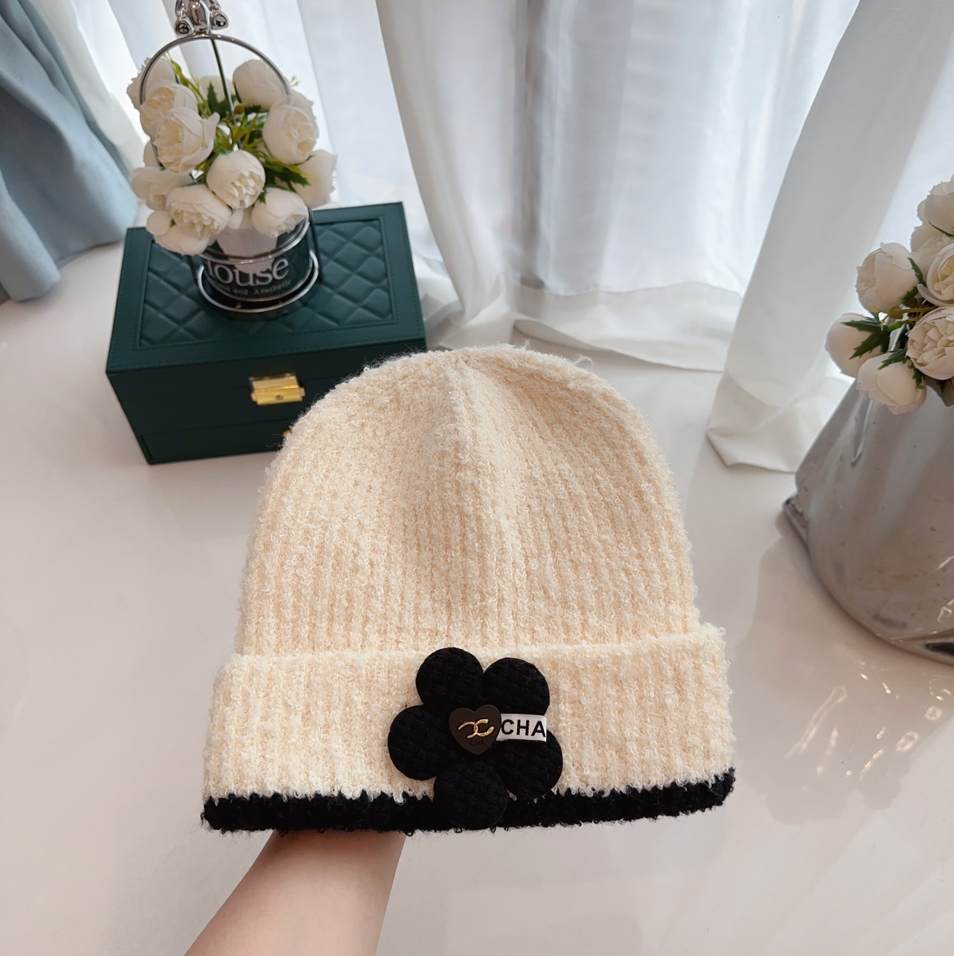 [Chanel Hats]Chanel Chanel camellia autumn and winter knitted cold hat High de