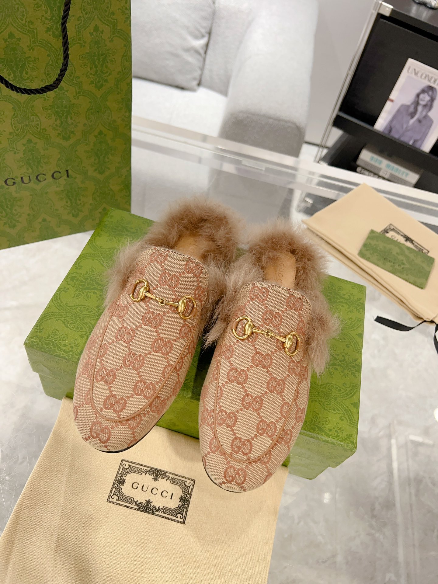 Gucci Pół kapcie Klapki buty mules Letnie kapcie Prawdziwa skóra Jagnięca Kolekcja jesienna/zima Fashion