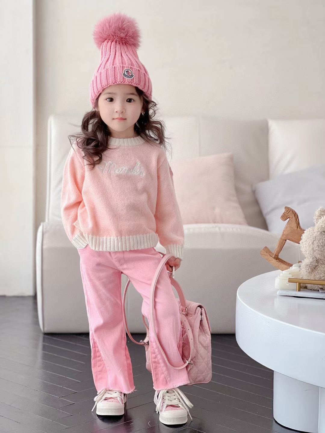 New Child Sweaters in Soft Wool Fabric, Carver Handbags Delivery, Adult Sizes: 100/110/120/130/140