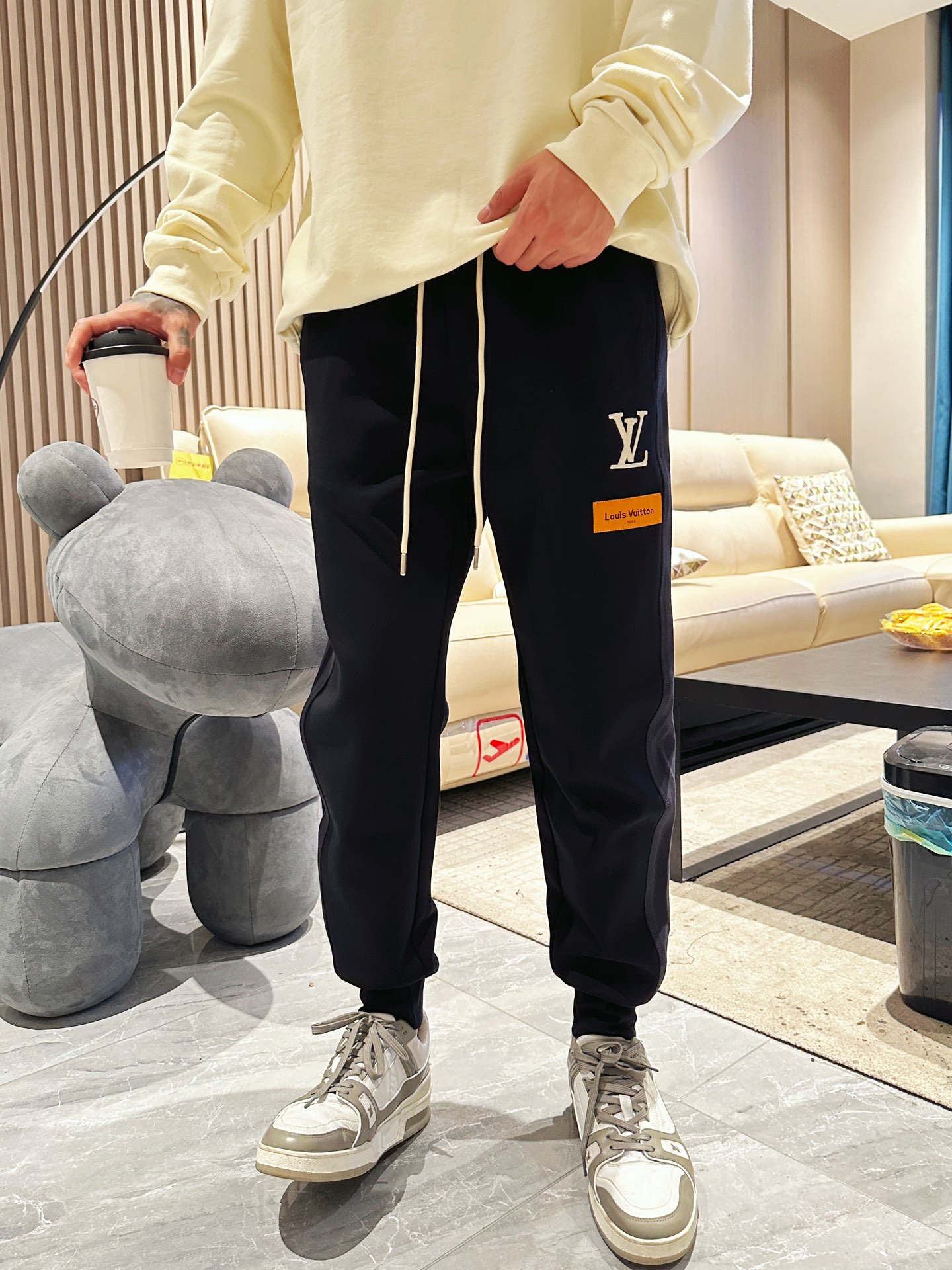 The Online Shopping
 Louis Vuitton AAA+
 Clothing Pants & Trousers Embroidery Fall/Winter Collection Fashion Casual