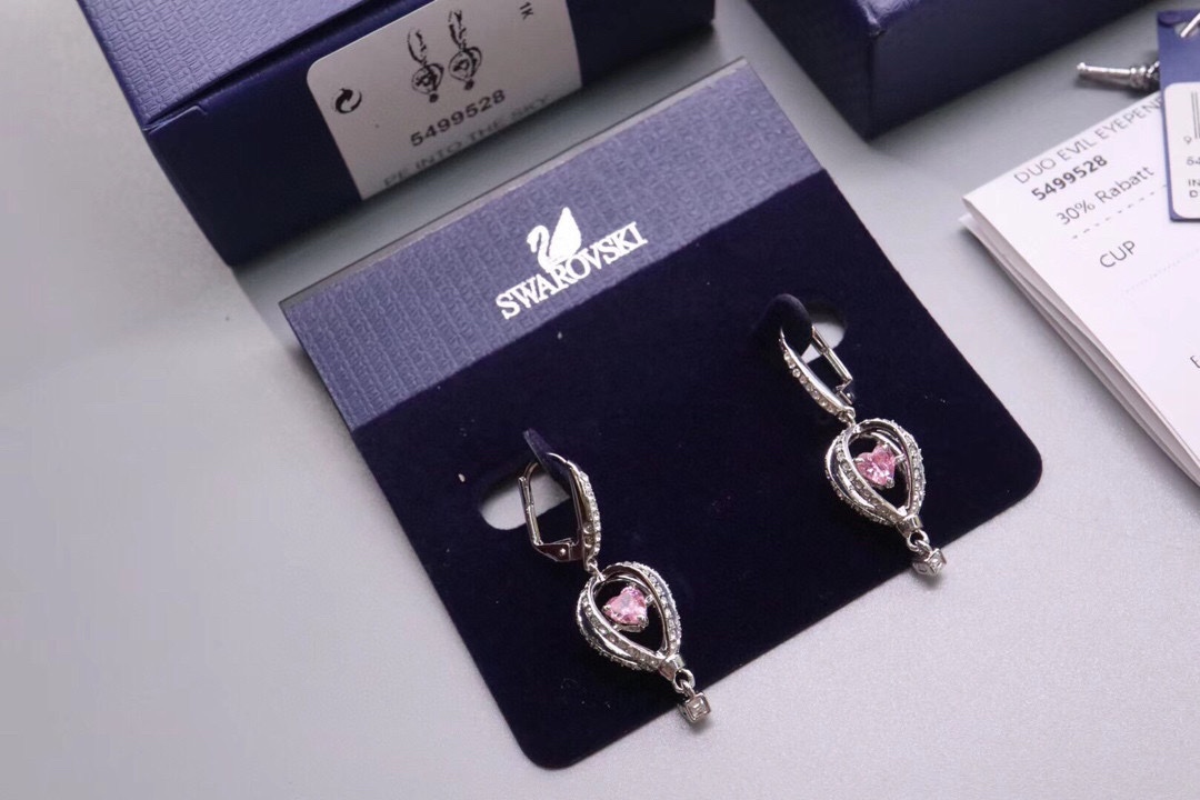  Swarovski 热气球 粉色心形跳动水晶 耳环

这款华丽的设计是以热气球为灵感，象征一段旅程和新