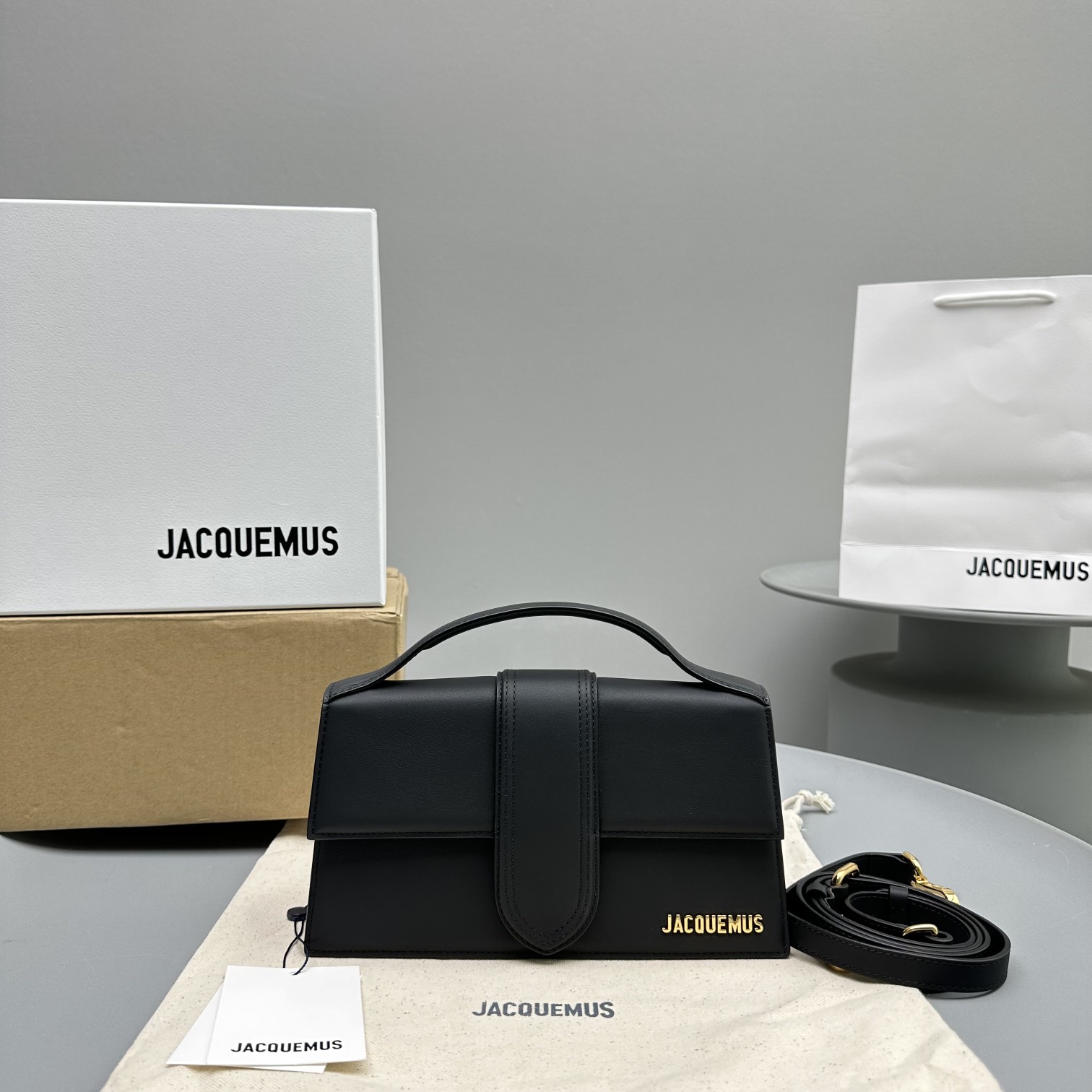 Jacquemus זוֹל
 תיקים תיקי כתף וצד שחור