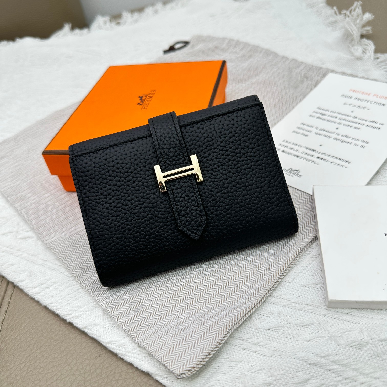 Hermès Togo Leren Dames Portemonnee - Elegante Tri-Fold Wallet met Gouden Sluiting