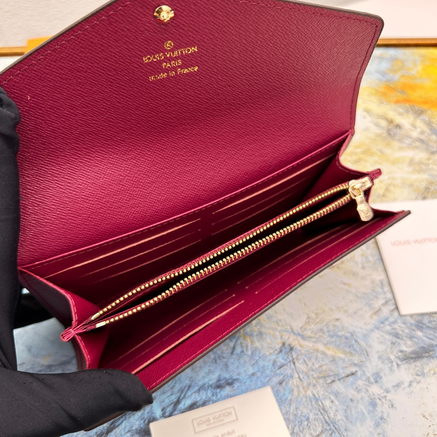 エレガントなモノグラム帆布製信封式財布