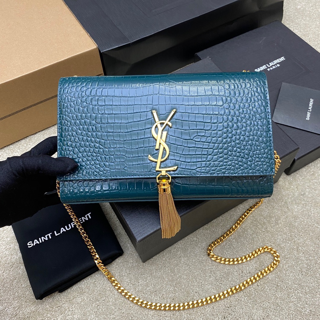 Lacoste Kate鳄鱼纹链条斜挎包 每个女孩衣柜都 一个的百搭款式 高质量 鳄鱼压纹牛皮