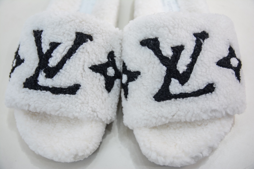 LV Louis Vuitton Bom Dia Bom Dia series plush ladies retro flat open toe winter slippers