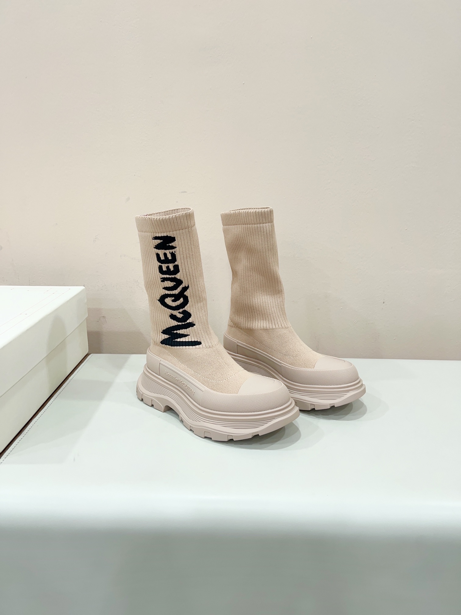 2023 Alexandre McQueen Weasel Boots Certified: Lightweight, High-Impact, Unisex Sizes Available - 图片 5