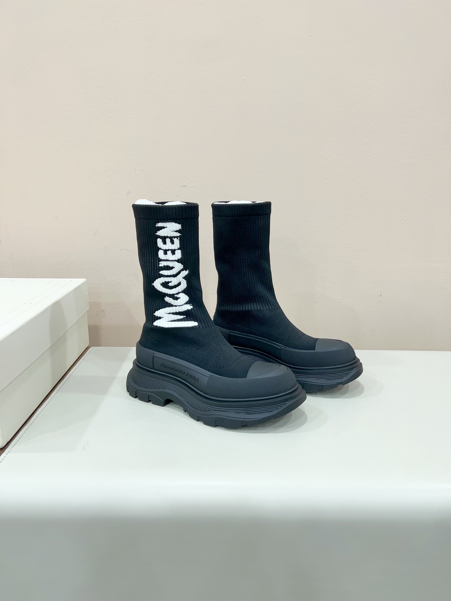 2023 Alexandre McQueen Weasel Boots Certified: Stylish, Lightweight, High-Impact Points. - 图片 5