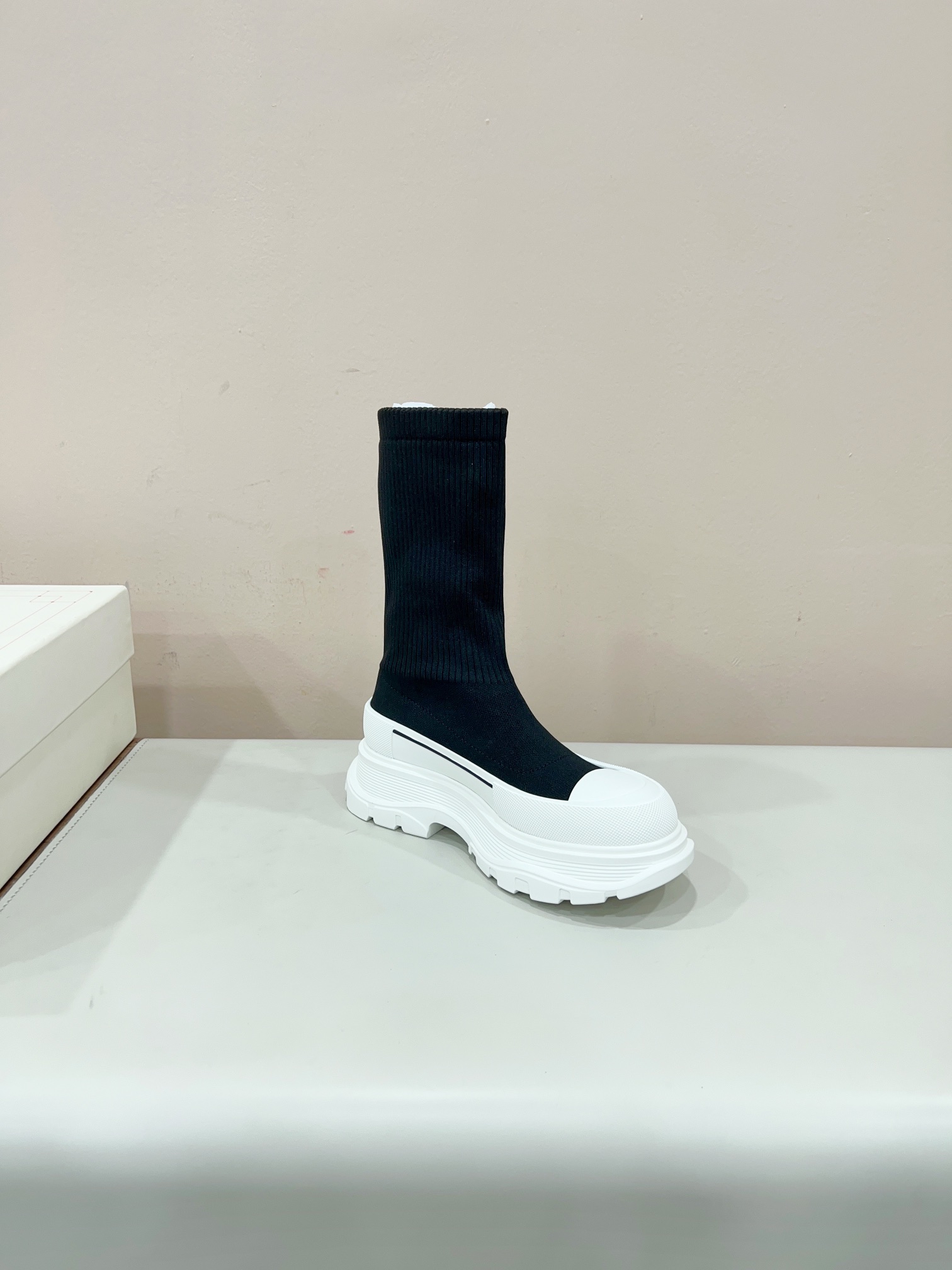 2023 Alexandre McQueen Weasel Boots Certified: Unique Style and Comfort Guaranteed - 图片 5