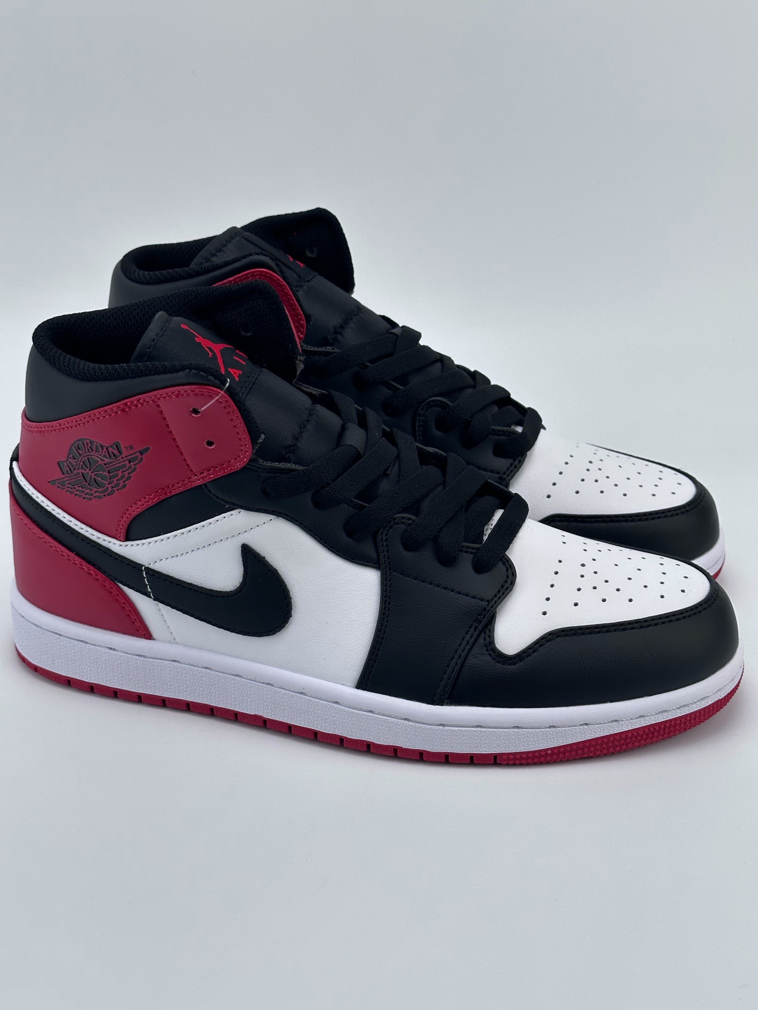 Air Jordan 1 Mid Black Toe 307383-102