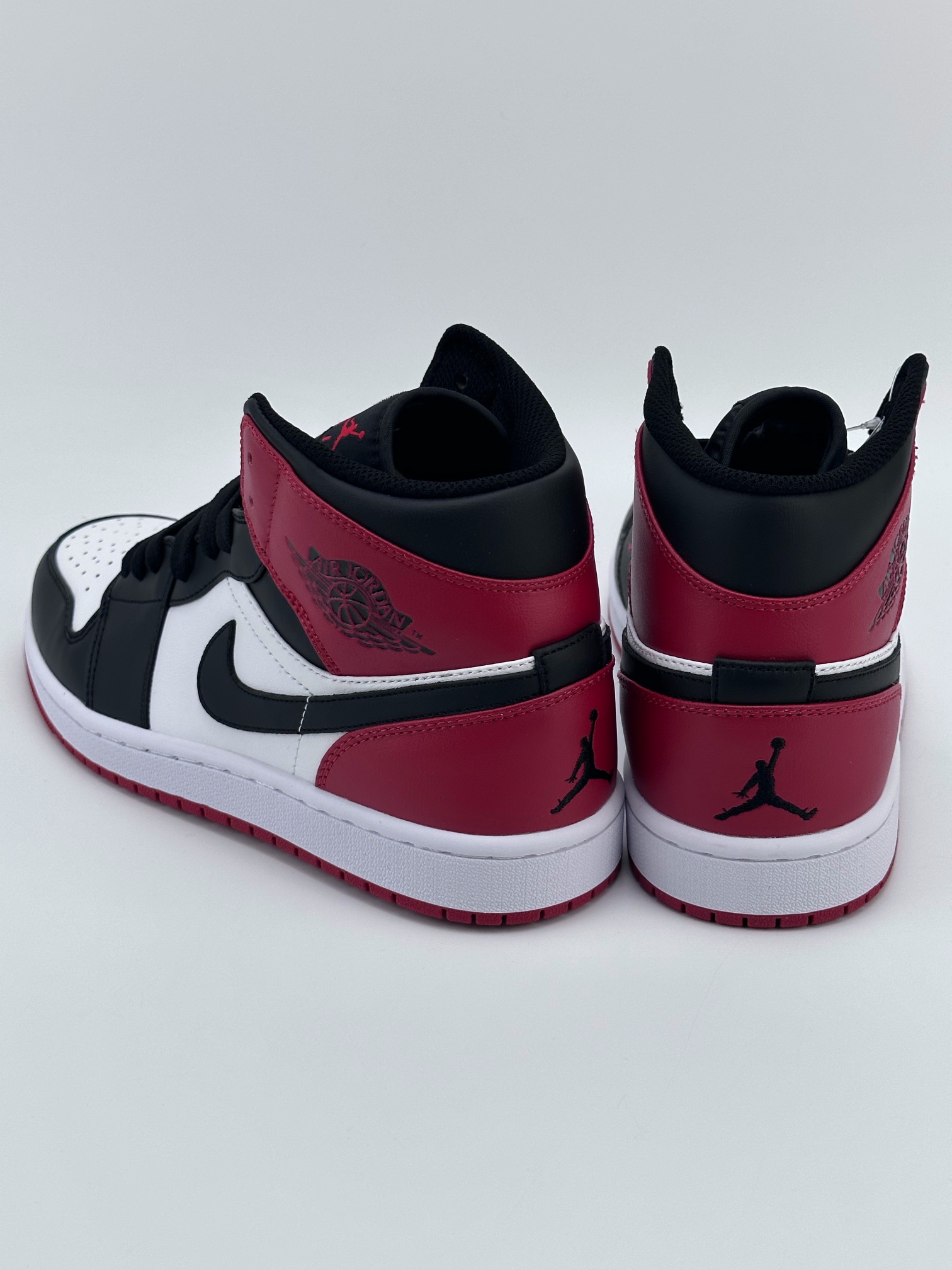 Air Jordan 1 Mid Black Toe 307383-102