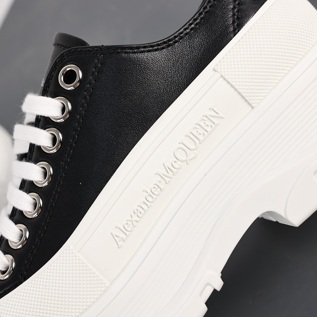 .AlexanderMcQueen/