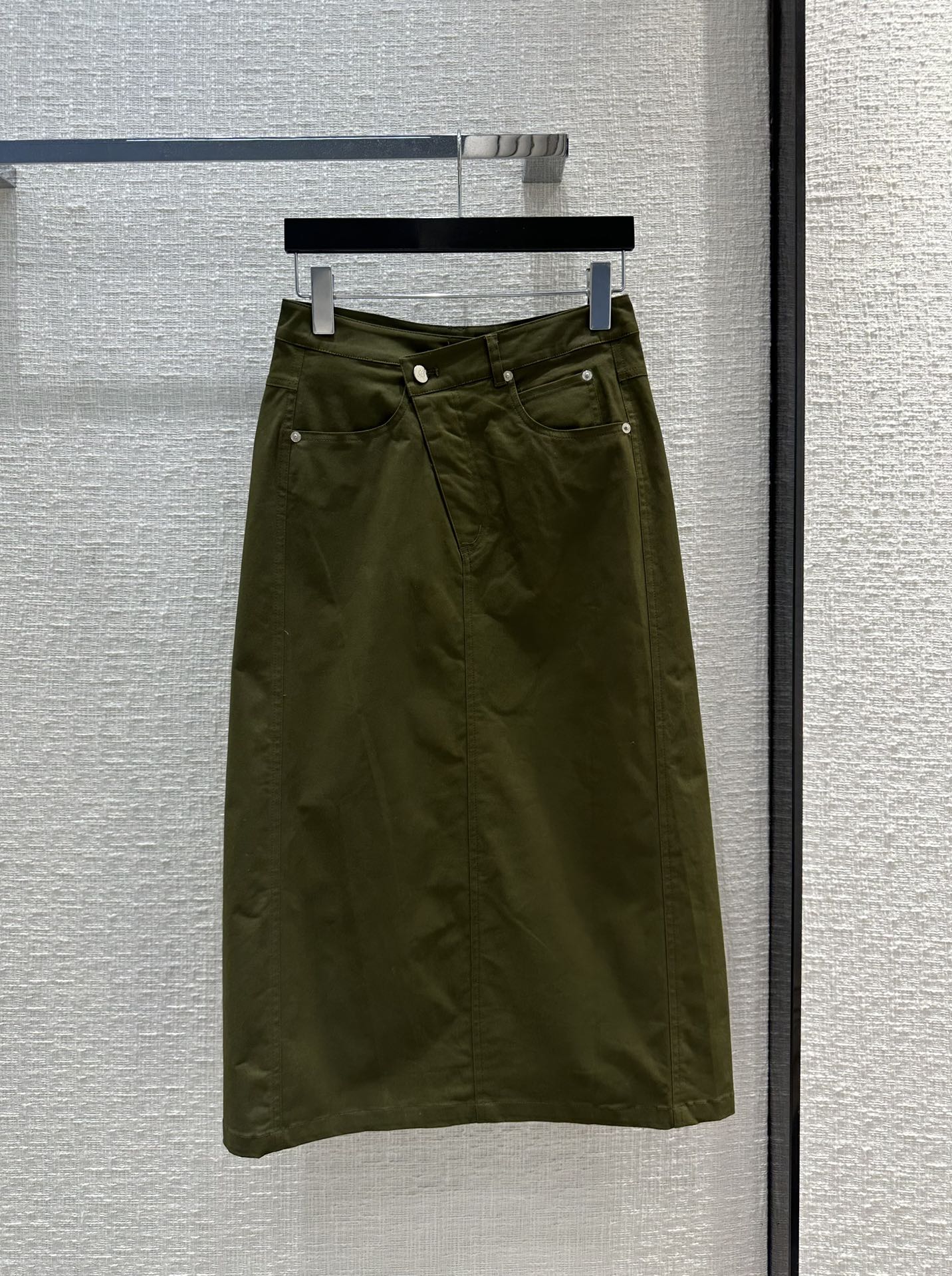 Loewe Online
 Clothing Skirts ArmyGreen Green Fall Collection Casual