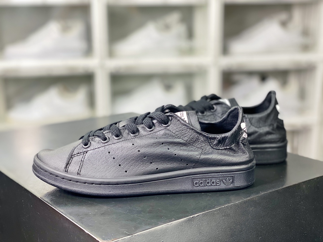 Balenciaga x 【Adidas】 Stan Smith Leather ”Triple Black” Smith Sneakers ”Leather Joint All Black and White LOGO” 721836 WBDV3 1000