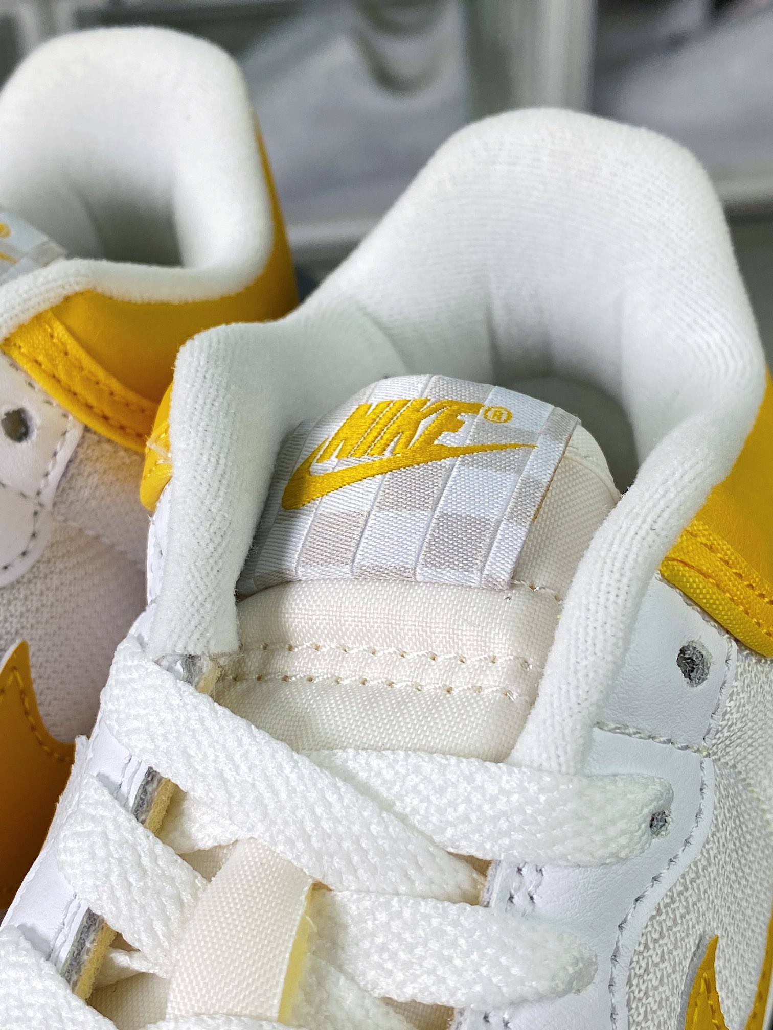 Mac Attack QS ”White/Yellow” attack series mid-top retro sneakers ”leather white old yellow” FB8938-100