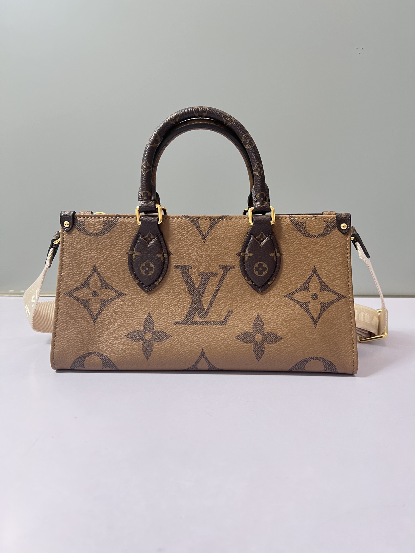 Louis Vuitton LV Onthego Tote Bags Monogram Reverse Canvas T M46653