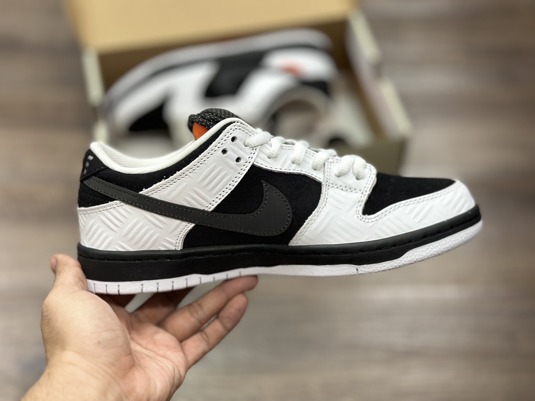 Tightbooth x Nk SB Dunk joint model reverse panda SB low-top casual sports skateboard shoes FD2629-100