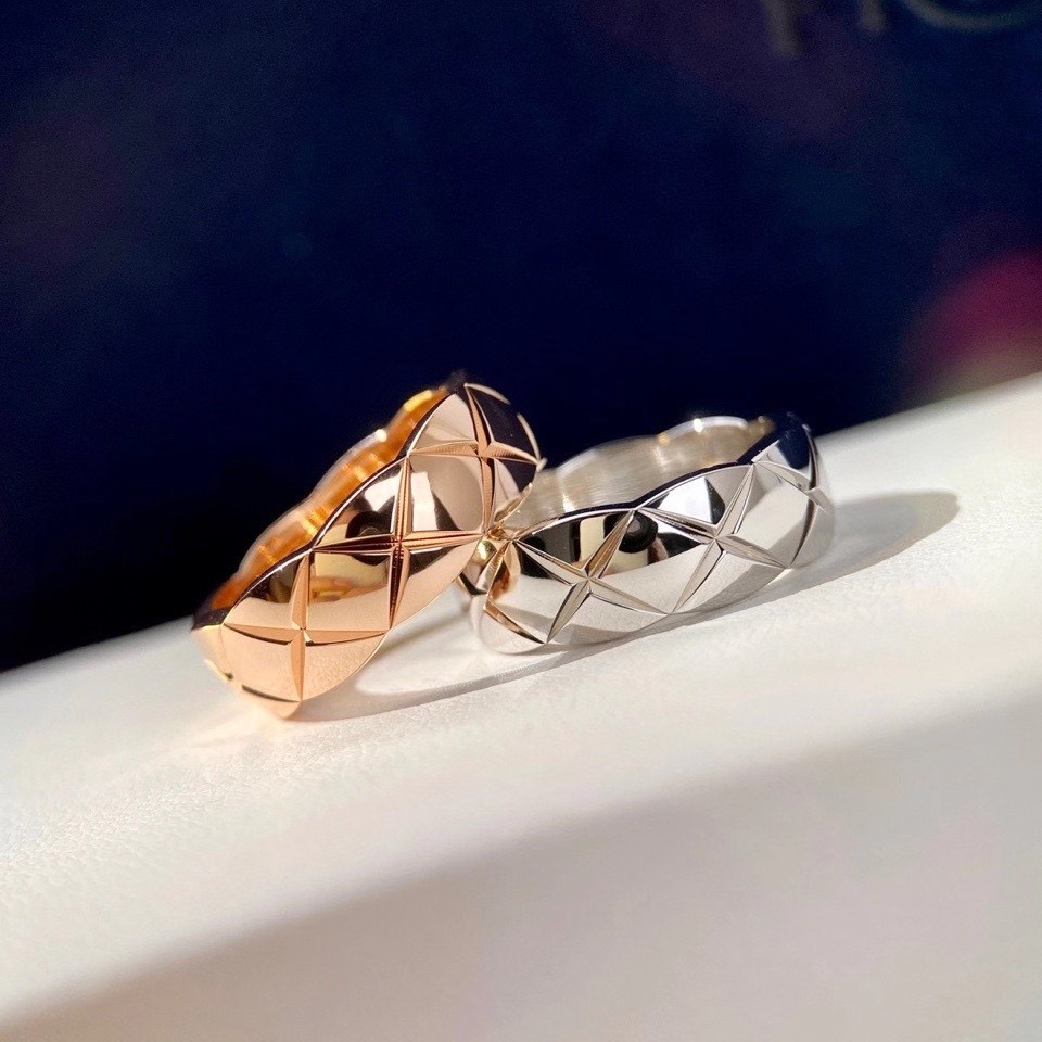 Classic Quilted Sterling Silver Band Ring, Coco Crush Style