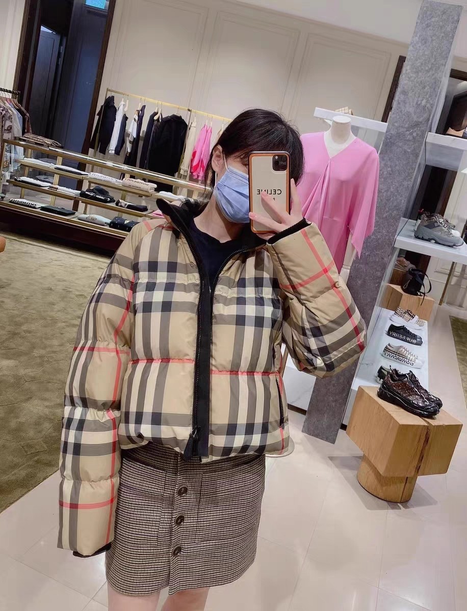 Guangzhou high-end BURBERRY autumn winter new Moncler style classic plaid stand collar zipper women's down jacket! Sizes: S M L XL-Big cat
