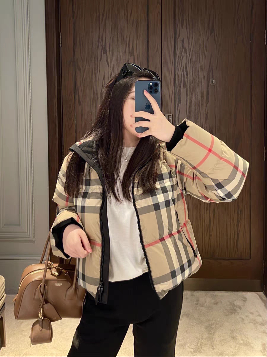 Guangzhou high-end BURBERRY autumn winter new Moncler style classic plaid stand collar zipper women's down jacket! Sizes: S M L XL-Big cat