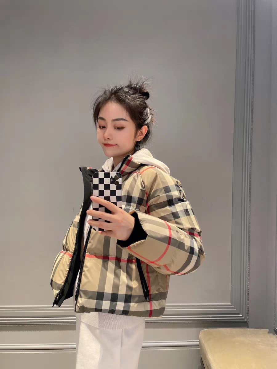 Guangzhou high-end BURBERRY autumn winter new Moncler style classic plaid stand collar zipper women's down jacket! Sizes: S M L XL-Big cat