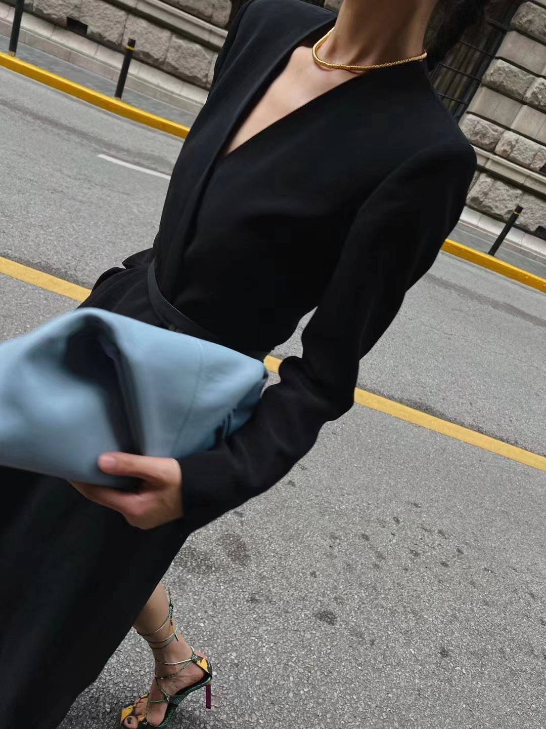 High-End Women’s Clothes: Vinyl Accelerator Dress, Classic Black, Stylish Designs, Various Sizes - 图片 3