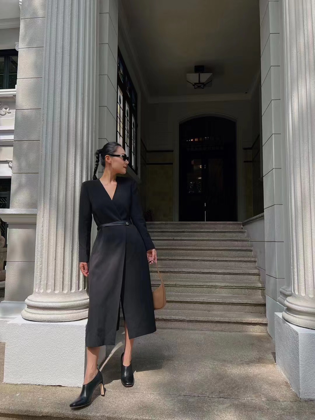 High-End Women’s Clothes: Vinyl Accelerator Dress, Classic Black, Stylish Designs, Various Sizes - 图片 7