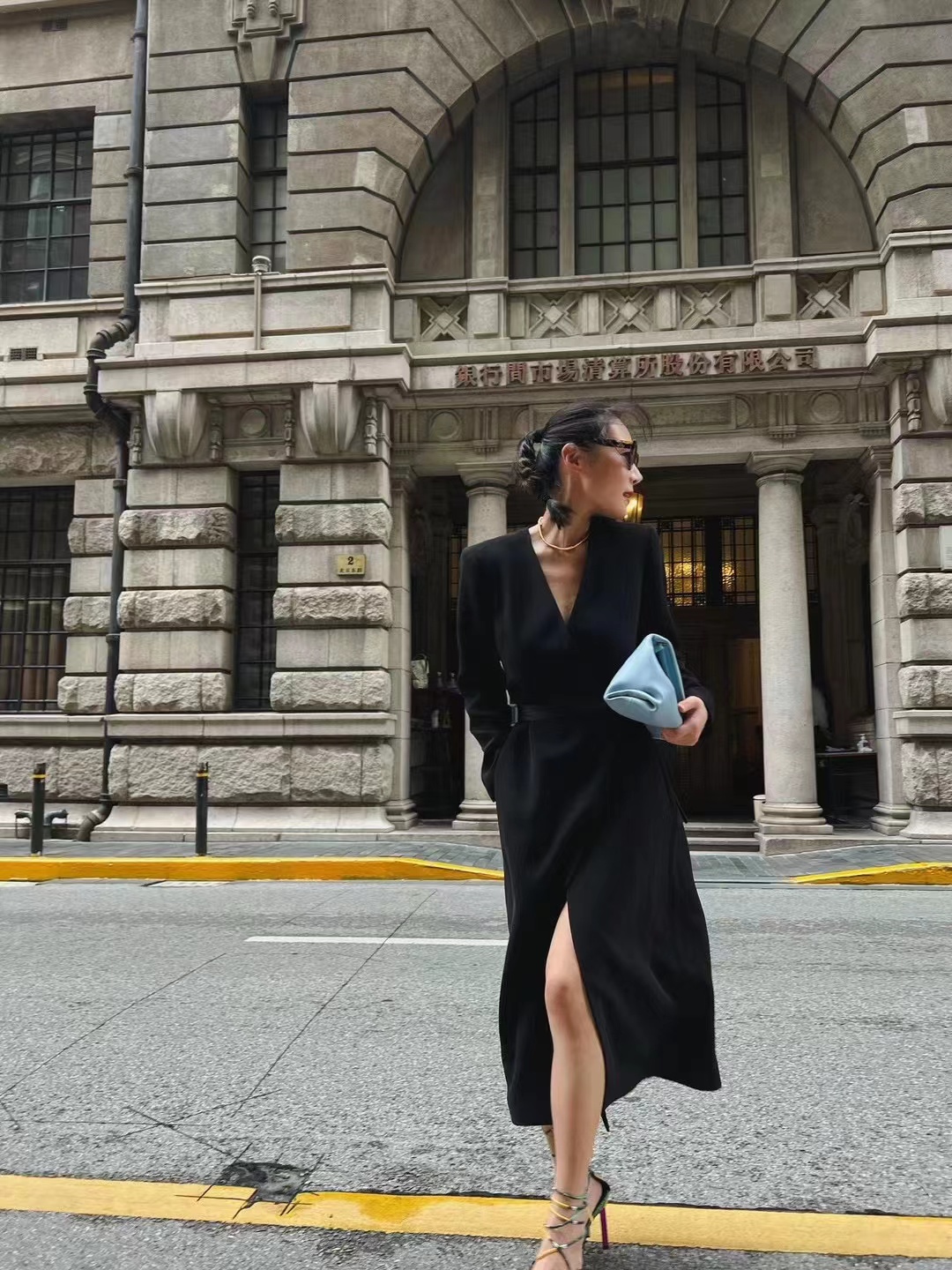 High-End Women’s Clothes: Vinyl Accelerator Dress, Classic Black, Stylish Designs, Various Sizes - 图片 9