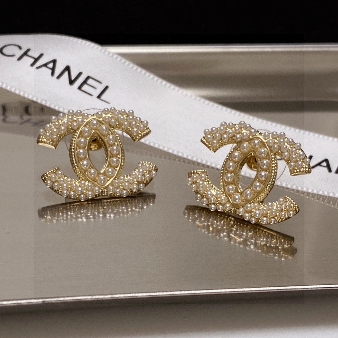 Chanel小香新款小米珠双C珍珠耳