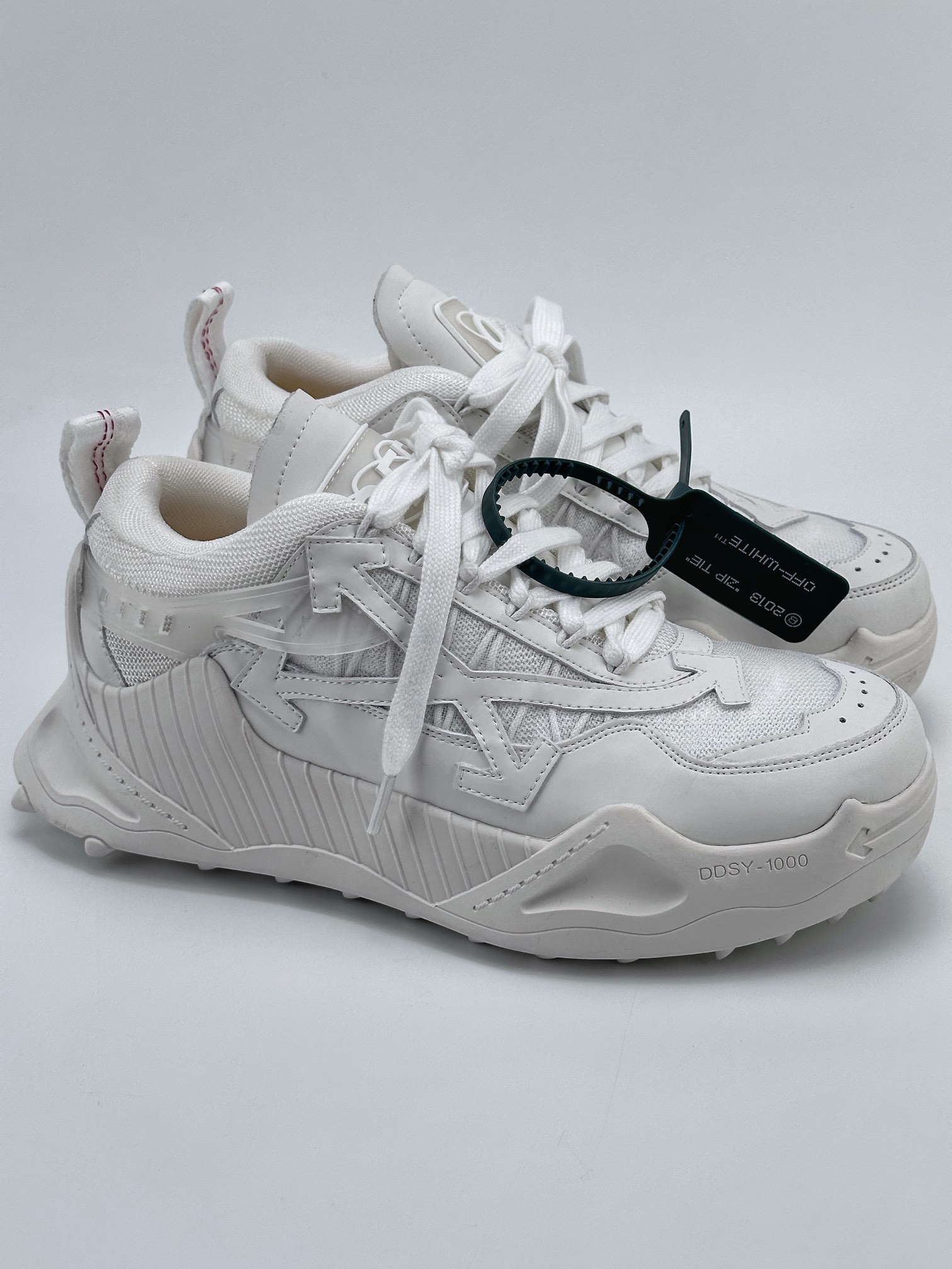 OFF-WHITE 2020 Spring/Summer Show Sneakers