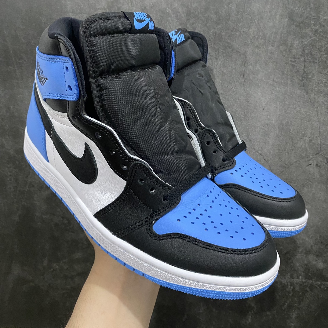 【莞产裁片】Air Jordan 1 High OG AJ1蓝白 黑白蓝脚趾 DZ5485-400nn与市场各大代号纯原绝对的区分品质‼️n莞产代工厂出品 细节 材料 工艺天花板级别n侧面看鞋型 怎么看都舒服 后跟驼背微微自然前倾n后跟收腰定型完美流畅 鞋口反口V字形定型相当到位n市场各大纯原版本 很难做到这样‼️n排气孔 鞋带口冲孔 皮料裁剪清洁度超高 无任何瑕疵n灵魂勾子稍微内收 做的超级完美目前市场任何一个版本都做不到这样好的勾子‼️n皮料均采用原厂皮料 看实拍细节图 皮纹肉眼可见的细腻‼️n大底纹路 车线 印刷 飞翼 中底 背胶n公司工艺无需多言 碾压各路复刻n入了正品朋友不妨自行对比  尺码  40.5 41 42 42.5 43 44 44.5 45 46 47.5-莆田鞋批发中心