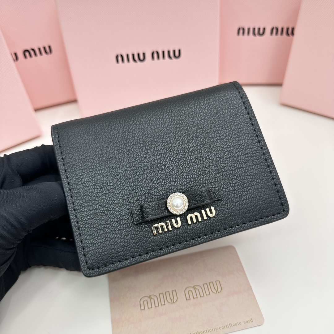 Brand:** Miu Miu - Comprehensive 5