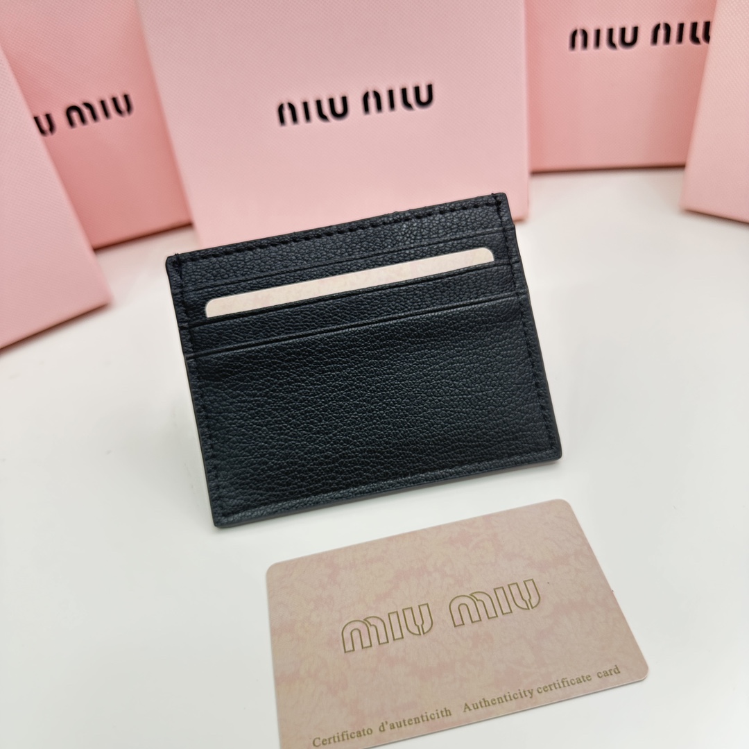 Brand:** Miu Miu - Comprehensive 3