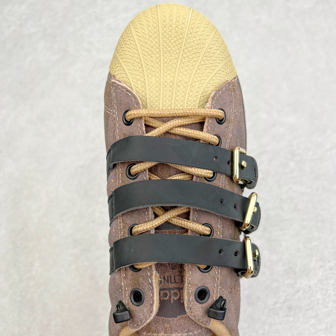 图片[6]-＃绿X特供 Melting Sadness × AD Originals Superstar \\\”Karoro Hole\\\” 经典贝壳头休闲板鞋 联名黑棕 H06344 独家控货 平台正单 全鞋百分百原材料 全鞋电脑针车 Logo针车间距针数原版一致 皮料切割冲裁零瑕疵 原鞋一致含胶量大底 原盒中文内外标 大几率过验 不对比市面只对比原鞋 只服务最高端市场 尺码：35 36 36.5 37 38 38.5 39 40 40.5 41 42 42.5 43 44 44.5 45-选品中心