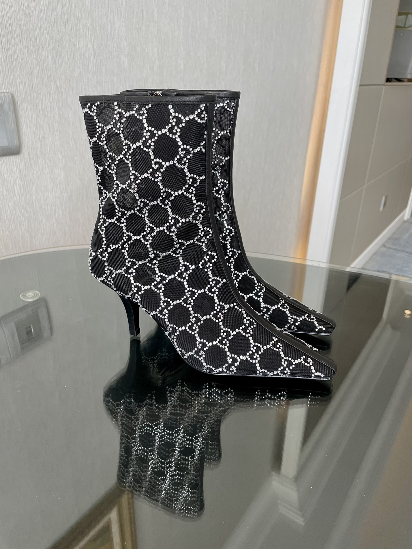 Bottines GUCCI à bandes rayées et élastique, nouvelle collection automne-hiver 2024, bottines à talon épais et semelle crantée, cuir de veau importé