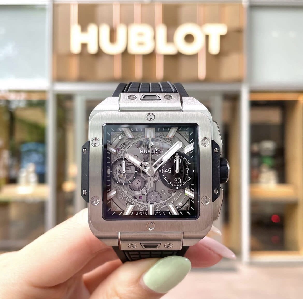 NO:144351,Hublot's new product BBF Hublot Square Bang, made of five-level titanium metal, high-transparent sapphire literal, exclusive Hengbao exclusive HUB movement 42mm, produced and top-notch, no need to upgrade,19860909宇舶新品 BBF宇舶方形大爆炸 五级钛金属打造 高透蓝宝石字面 独家恒宝专属HUB机芯 42mm 出品即顶配无需升级,,Watch