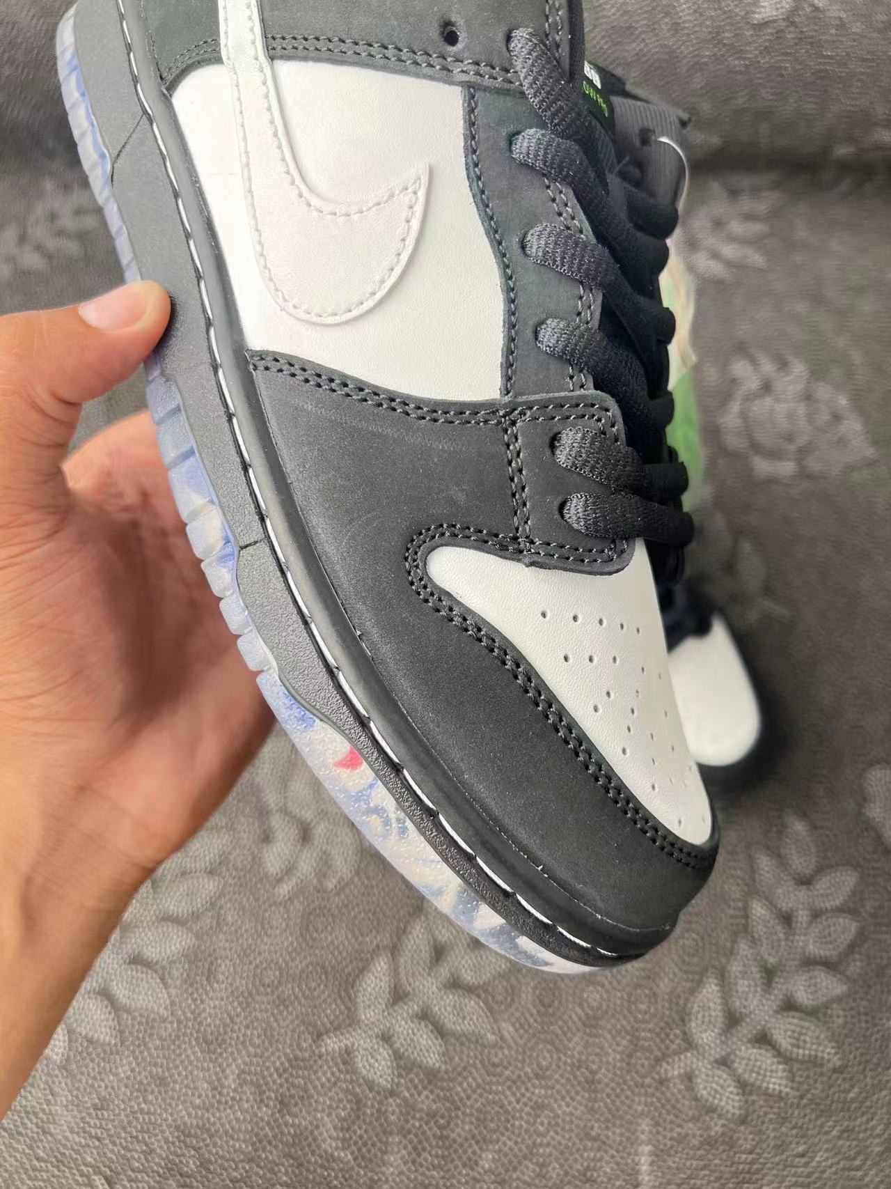 ? Nike Dunk SB 黑白鸽子?